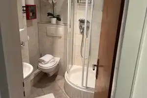Zentrale, vollmöblierte 2-Zimmer-Wohnung mit Stil & Herz - ideal für Paare & Einzelpersonen ! – Düsseldorf – Vorschaubild 9