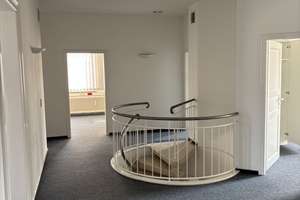 Geräumige Altbauvilla / Mitarbeiterhaus über 4 Etagen zentral in Schleswig – Die vollständige Adresse der Immobilie erhältst du vom Anbieter., 24837 Schleswig – Vorschaubild 23