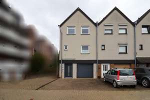 Reihenendhaus mit Splitlevel-Architektur, Garage, Garten und neuer Heizung – Die vollständige Adresse der Immobilie erhältst du vom Anbieter., 50126 Bergheim – Vorschaubild 1