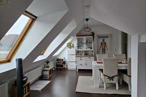 Hell,  gemütlich & sehr zentral