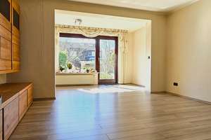 ! Reserviert !  Gepflegtes Reihenmittelhaus in Bremen-Kirchhuchting von privat – Die vollständige Adresse der Immobilie erhältst du vom Anbieter., 28259 Kirchhuchting, Bremen – Vorschaubild 2