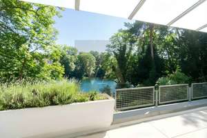 Exklusives Private Townhouse mit Seeblick, Garten & Designer-Küche direkt am Hubertussee