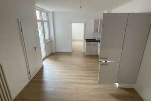 Nachmieter gesucht - 100m?, 3-Zimmer-Wohnung, EBK, Balkon, Erdgeschoss