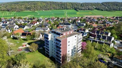 Einziehen oder vermieten - Modernisierte 3-Zimmer Wohnung mit Balkon, Aufzug & Stellplatz
