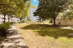 Modernes Wohnen nach Komplett-Renovierung -stillvolle 3,5-Zimmer-Wohnung mit Balkon, EBK und TG-St. – Die vollständige Adresse der Immobilie erhältst du vom Anbieter., 71334 Waiblingen – Vorschaubild 4