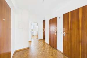 3-Zimmer-Wohnung mit Einbauküche, zwei Balkonen, Kamin und Skylineblick in Frankfurt-Oberrad – 60599 Oberrad, Frankfurt am Main – Vorschaubild 9