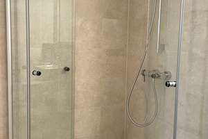 Content trifft Komfort - Stilvolles Maisonette Penthouse für Paare & Kreative - Besichtigen 21.05.26 – Methweg 4g, 50823 Neuehrenfeld, Köln – Vorschaubild 39