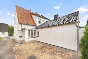 Familiengerechte Doppelhaushälfte mit Keller und großer Doppelgarage auf weitläufigem Grundstück – Die vollständige Adresse der Immobilie erhältst du vom Anbieter., 21079 Wilstorf, Hamburg – Vorschaubild 2