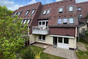 Sehr gut geschnittene, helle 2,5 Zimmerwohnung mit großem Freisitz im schönen Zehlendorf