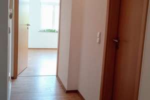 Günstige und vermietete 2-Zimmer mit Laminat, Aufzug und Eckwanne in guter Lage! – Die vollständige Adresse der Immobilie erhältst du vom Anbieter., 9126 Gablenz, Chemnitz – Vorschaubild 8