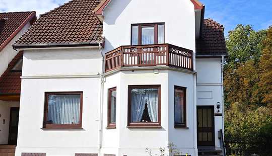 Bild von ** Einzigartiges Einfamilienhaus mit Seeblick in ruhiger Wohnstraße **