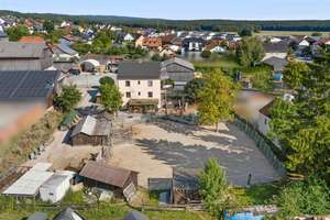 Idyllisches Reitanwesen! Zweifamilienhaus mit Nebengebäuden, Offenstall und Reitplatz – Die vollständige Adresse der Immobilie erhältst du vom Anbieter., 95506 Kastl – Vorschaubild 4