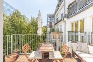 City-Traum mit Südbalkon, großen Räumen und Ausblick zum Verlieben! – Die vollständige Adresse der Immobilie erhältst du vom Anbieter., 10243 Friedrichshain, Berlin – Vorschaubild 3