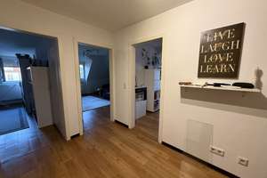 Helle 3-Zimmer Dachgeschosswohnung in Stuttgart Bad Cannstatt – Die vollständige Adresse der Immobilie erhältst du vom Anbieter., 70372 Kurpark, Stuttgart – Vorschaubild 5