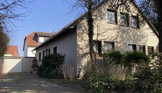 Bild von Großes Einfamilienhaus in sehr guter Lage mit Sanierungsbedarf