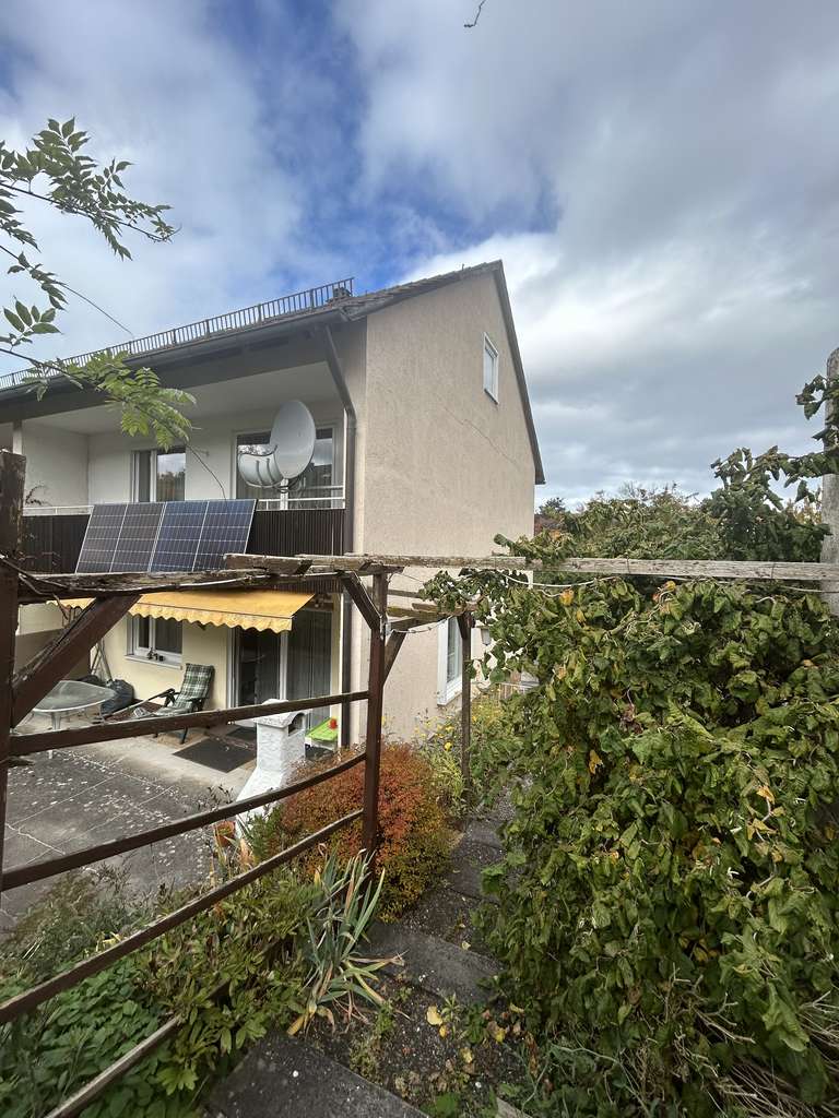 Immobilie in Ansbach - Doppelhaushälfte mit Garten, Balkon & Terrasse – sofort bezugsfrei! - Bild 0