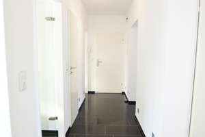 Attraktive Kapitalanlage – Modern vermietete 3-Zimmer-Wohnung mit Balkon – Die vollständige Adresse der Immobilie erhältst du vom Anbieter., 64846 Groß-Zimmern – Vorschaubild 3