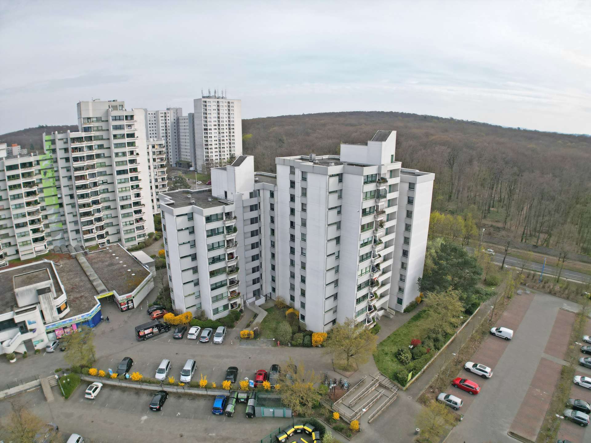 Barrierefreie 4-Zimmer Wohnung mit Balkon und Tiefgarage, Darmstadt – Bild 4