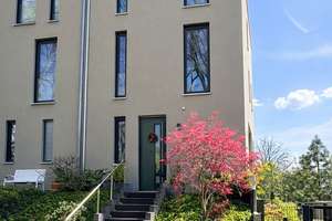 Exklusives Townhouse in Babelsberg mit Garten, Sauna & Designer-Küche