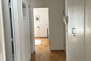 Geräumige 2 Zimmerwohnung mit tollem Balkon in zentraler Lage – Hohenzollernstraße 5, 40211 Stadtmitte, Düsseldorf – Vorschaubild 2