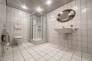charmantes Haus in Schiefbahn: großzügig, lichtdurchflutet, große Terrasse - sanierungsbedürftig! – Viersen (Kreis) – Vorschaubild 12
