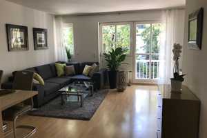 Hochwertig möblierte 2-Zimmer-Wohnung mit Balkon und EBK in Bogenhausen, München – schnorr-von-Carolsfeldstr. 15, 81927 München – Vorschaubild 1