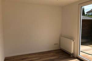 Köln-Holweide, 2,5 Zimmer-Wohnung mit großer  Terrasse, Garten und Garage – Am Krausen Baum 4, 51067 Holweide, Köln – Vorschaubild 2