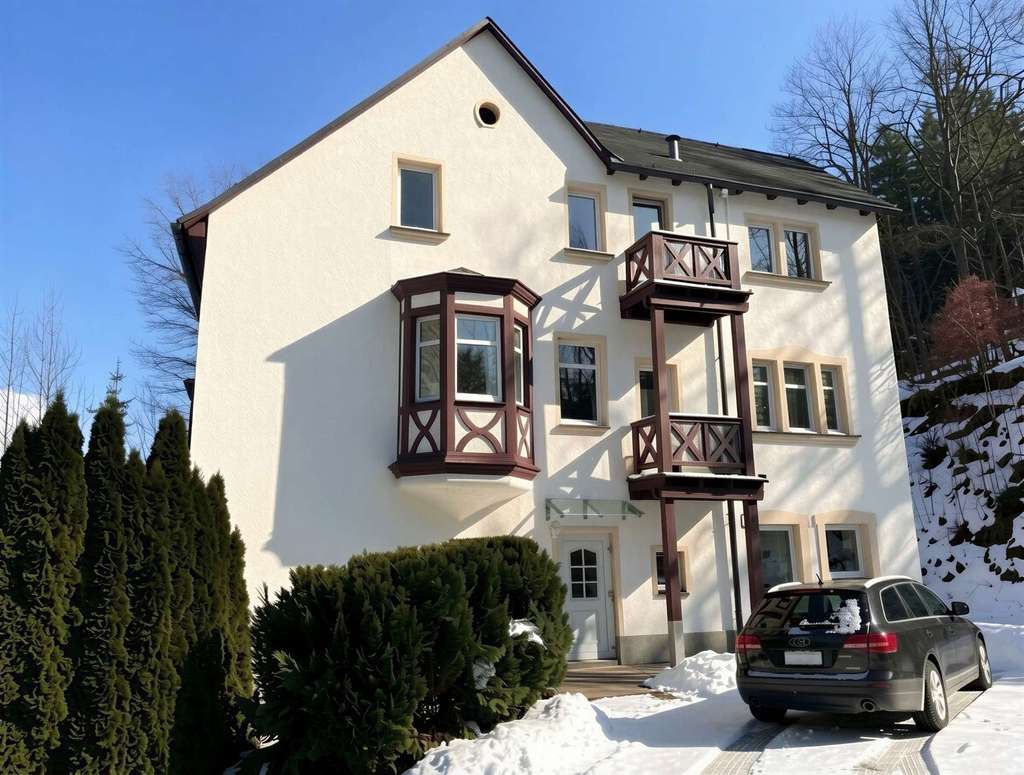 Immobilie in Klingenthal - Saniertes Wohn-/ & Geschäftshaus mit Mietsteigerungspotenzial in Klingenthal - Bild 1