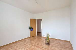 Sonnige Wohnung mit großem Balkon lädt zum Entspannen ein. – Scharnhorstring 14, 39130 Neu Olvenstedt, Magdeburg – Vorschaubild 6