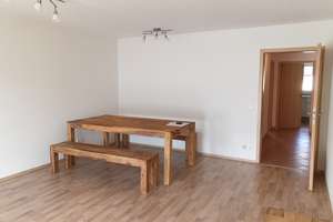 Helle 3-Zimmer-Wohnung mit Balkon, Einbauküche und TG-Stellplatz in Heimstetten – 85551 Kirchheim bei München – Vorschaubild 2