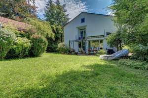 Großzügiges Haus mit parkähnlichem Garten inmitten der Natur in Stuttgart – Die vollständige Adresse der Immobilie erhältst du vom Anbieter., 70469 Lemberg/Föhrich, Stuttgart – Vorschaubild 2