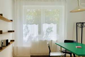 Lichtdurchflutete Wohnung mit außergewöhnlich großem Grundstücksanteil und parkähnlichem Blick – Storkower Straße 68, 10409 Prenzlauer Berg, Berlin – Vorschaubild 2