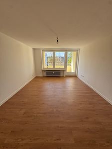 Helle 2-Zimmer-Wohnung – frisch renoviert mit Balkon und Grünblick