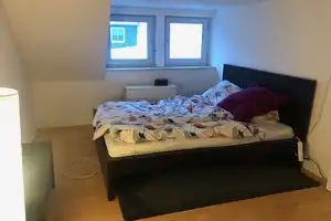 Attraktive 3-Zimmer-Dachgeschosswohnung mit Einbauküche in Ulm – Zeitblomstraße 17/1, 89073 Ulm – Vorschaubild 3