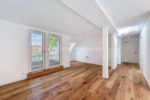 Attraktive 3-Zimmer-Dachgeschosswohnung mit heller Atmosphäre und großer Terrasse!! – Kilianistr. 11, 12459 Oberschöneweide, Berlin – Vorschaubild 2