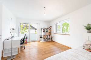 AIGNER - Neuwertige Doppelhaushälfte mit großzügigem Garten und viel Wohnkomfort – Die vollständige Adresse der Immobilie erhältst du vom Anbieter., 81739 Waldperlach, München – Vorschaubild 4