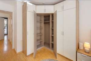Möbliert: Zentrumsnahe, ruhige 2,5‑Zimmer Wohnung mit großem Balkon  – Die vollständige Adresse der Immobilie erhältst du vom Anbieter., 80335 Marsfeld, München – Vorschaubild 4