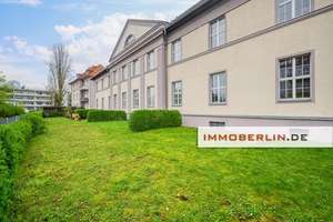 IMMOBERLIN.DE - Schöne Altbauwohnung mit Südbalkon, kleinem Garten & Pkw-Stellplatz – Die vollständige Adresse der Immobilie erhältst du vom Anbieter., 13585 Spandau (Ortsteil), Berlin – Vorschaubild 1
