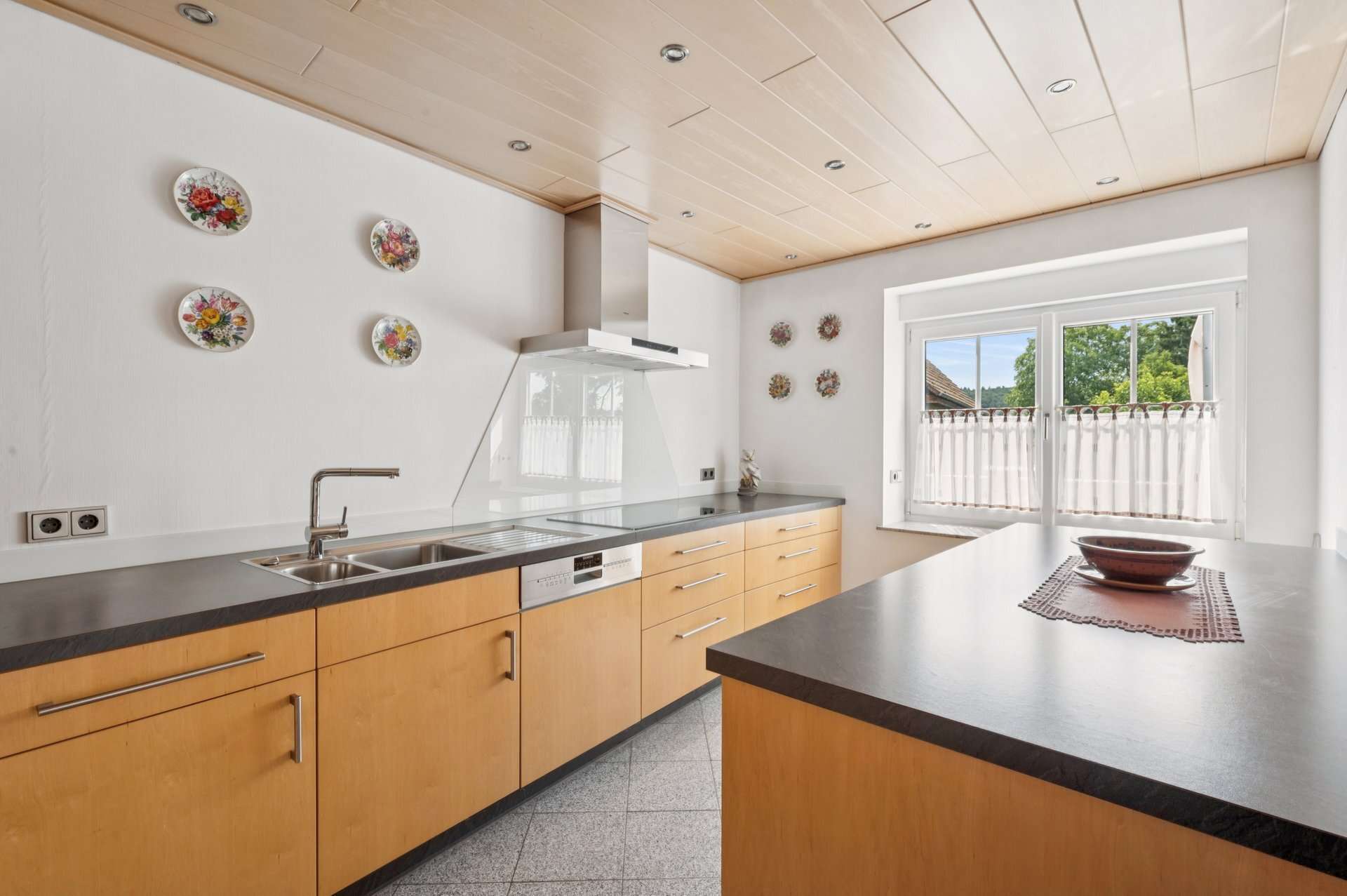 Immobilie in Nidda - Doppeltes Wohnglück - zwei Häuser auf einem Grundstück - Bild 4