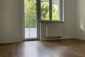 Zentrale 2-Zimmer-Wohnung mit Balkon zur Hofseite! – Steeler Str. 394, 45138 Huttrop, Essen – Vorschaubild 4