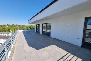 ***Elegante 3-Zi.-Penthouse-Whg. mit 90 qm großer Dachterrasse, 2 TG-Stellplätzen und EBK*** – 70374 Muckensturm, Stuttgart – Vorschaubild 2