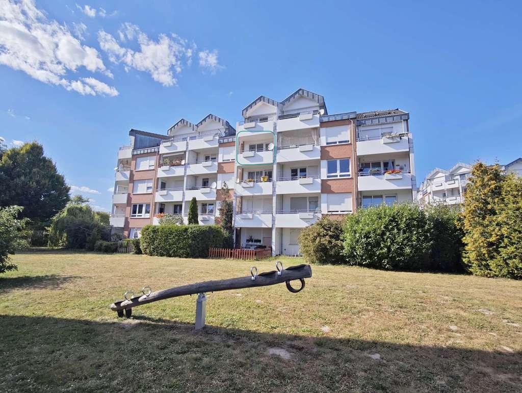 Attraktive Wohnung mit Balkon, Aufzug und Stellplatz – naturnahe Lage mit guter Infrastruktur