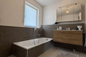 MODERNE & HOCHWERTIGE DOPPELHAUSHÄLFTE MIT GARTEN IN HAUNWANG – Die vollständige Adresse der Immobilie erhältst du vom Anbieter., 84174 Eching – Vorschaubild 22