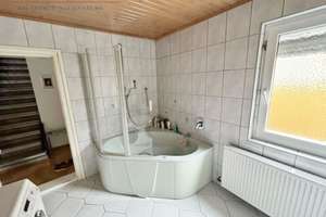 Großzügiges Wohnhaus mit vielseitigen Nutzungsmöglichkeiten und großem Grundstück – Die vollständige Adresse der Immobilie erhältst du vom Anbieter., 91207 Lauf an der Pegnitz – Vorschaubild 17