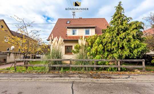 Gemütliches Einfamilienhaus+ zusätzliches Ausbaupotenzial, herrlicher Garten, viel Platz in top Lage