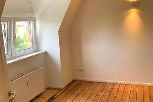 Exklusive 4-Zimmer-Dachgeschosswohnung für Studenten-WG - Frisch saniert | Neue Einbauküche – Walddörferstrasse 276, 22047 Wandsbek (Ortsteil), Hamburg – Vorschaubild 23