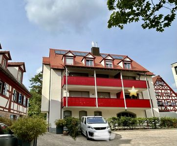 2-Zi.-Whg mit Südbalkon in der Altstadt von Zirndorf: Erstbezug nach Komplettsanierung