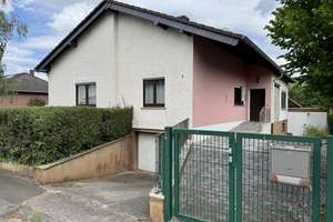 Familienfreundliches Einfamilienhaus mit großem Grundstück und Doppelgarage von privat – Kolpingstraße 7, 55599 Gau-Bickelheim – Vorschaubild 1