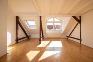 Bezugsfrei & besonders: 1,5-Zimmer-Dachwohnung mit Galerie und Balkon – Die vollständige Adresse der Immobilie erhältst du vom Anbieter., 4179 Leutzsch, Leipzig – Vorschaubild 1