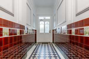 Sanierte 2-Zimmer-Wohnung mit 38 m² Dachstudio-Potenzial in Moabit – Die vollständige Adresse der Immobilie erhältst du vom Anbieter., 10553 Moabit, Berlin – Vorschaubild 2